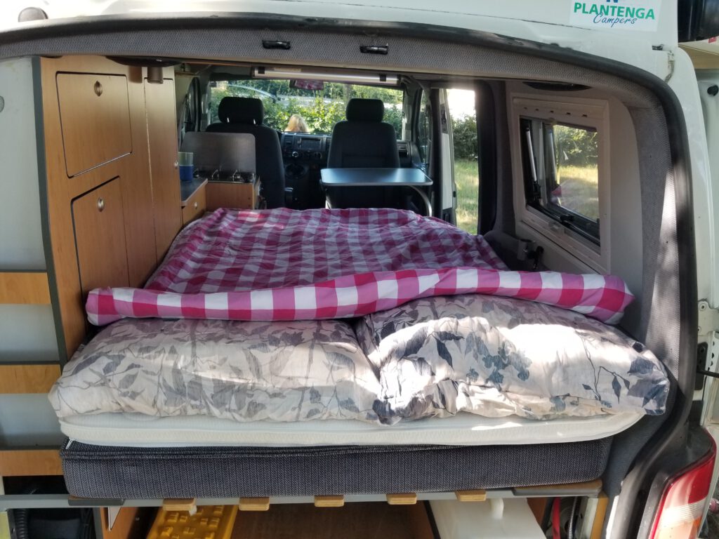 tweepersoons_bed_vw_camper_sunny