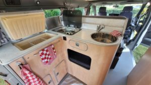 keukenblok Nuggy camperbus met wasbak